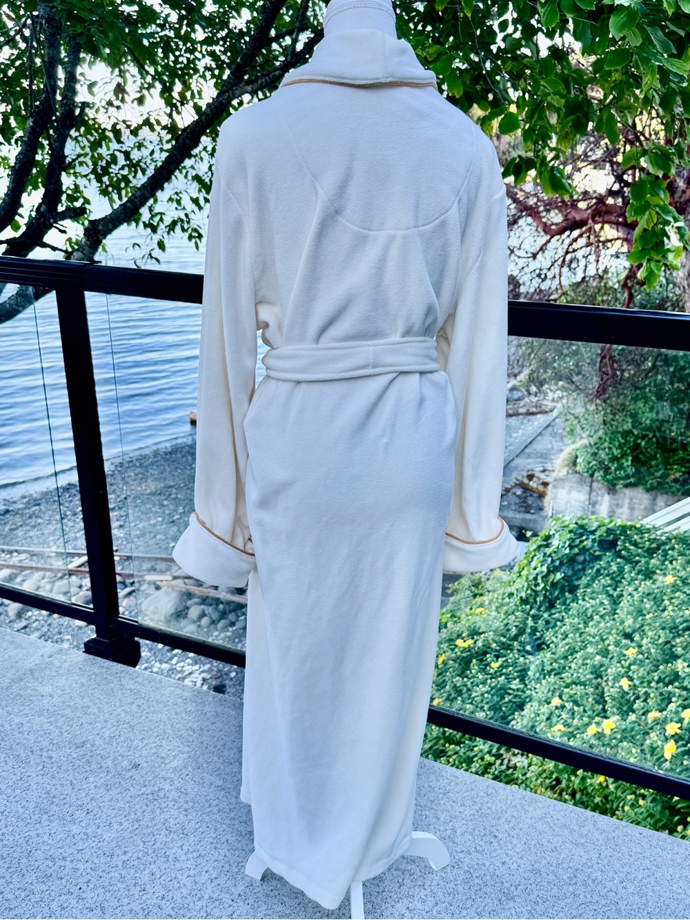 Lauren Ralph Lauren NWT Cream w Gold Trim Microfleece Monogrammed Robe XL - Picture 7 of 12